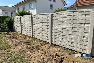 Betonzaun Flecht Holz Bogen – Beispielbild