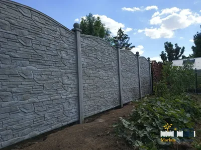 Betonzaun Naturstein Bogen – Beispielbild