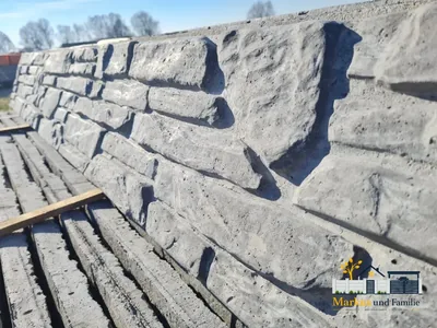 Betonzaun Naturstein – Beispielbild
